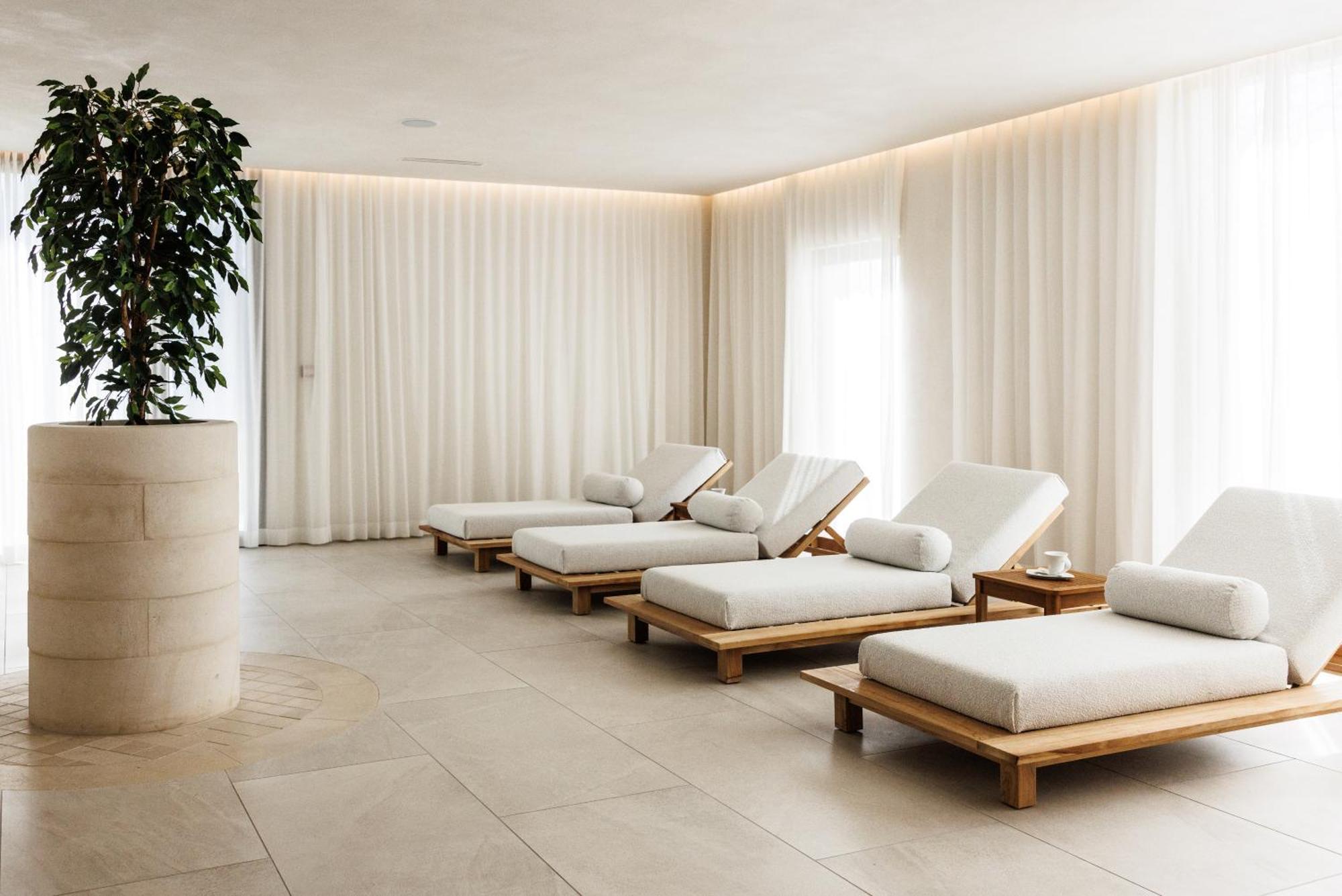 Domaine Du Roncemay - Hotel, Restaurants, Spa & Golf Aillant-sur-Tholon Exterior photo