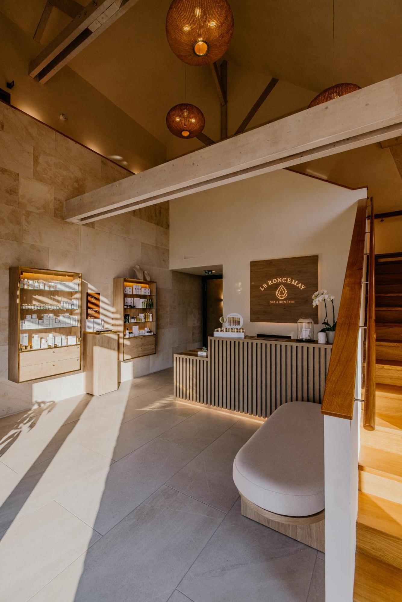 Domaine Du Roncemay - Hotel, Restaurants, Spa & Golf Aillant-sur-Tholon Exterior photo